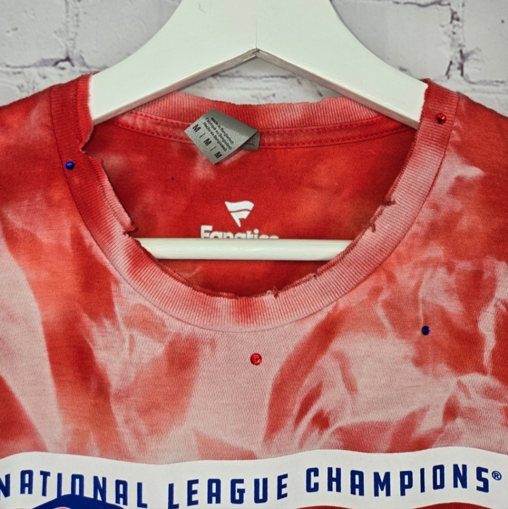 Philadelphia Phillies Crop Tee - Picture 4 of 6